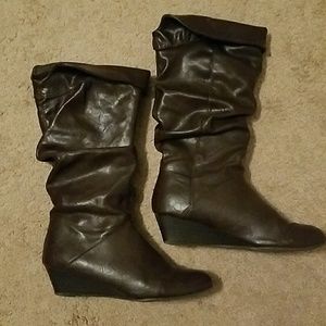 Slouchy brown wedge boots